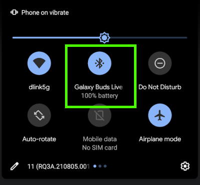 Galaxy Buds Live battery level in Android quick settings.